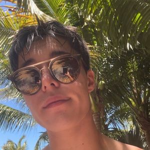 Meet your Posher, Ethan